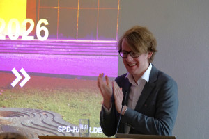 Der OV-Vorsitzende Raul Würfl begrüßt die zahlreichen Gäste. ©Manuela Praxl