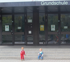Auch Joshua Dworzak und Manuel Fäth werden in Zukunft die Grundschule im Jagdfeld besuchen.