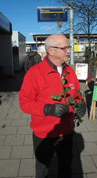 Haarer SPD verteilt wieder Rosen am Valentinstag